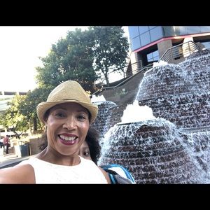 Meet your Posher, Monique